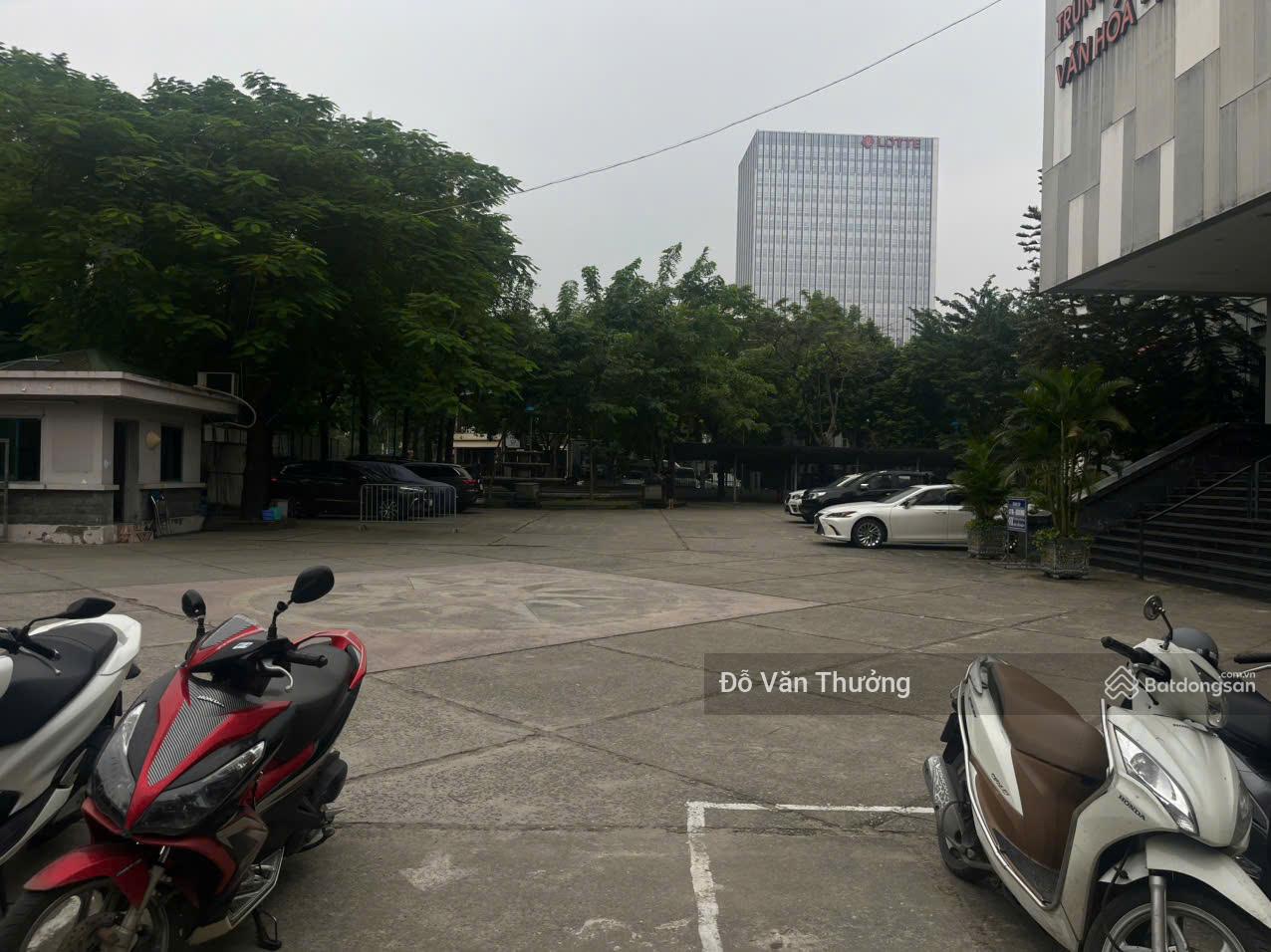 Cho thuê mặt bằng mặt phố Lạc Long Quân 320m² - Gần Hồ Tây, giá chỉ 84.8 triệu!