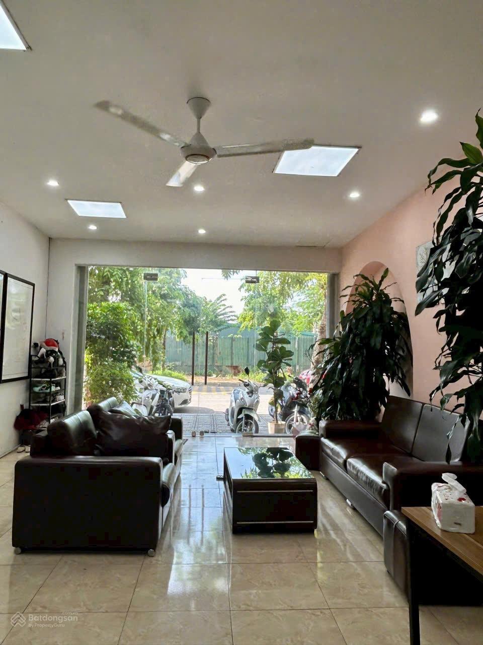 Cho thuê nhà liền kề mặt đường Lê Trọng Tấn, Hà Đông 95m² - Vị trí kinh doanh đắc địa!