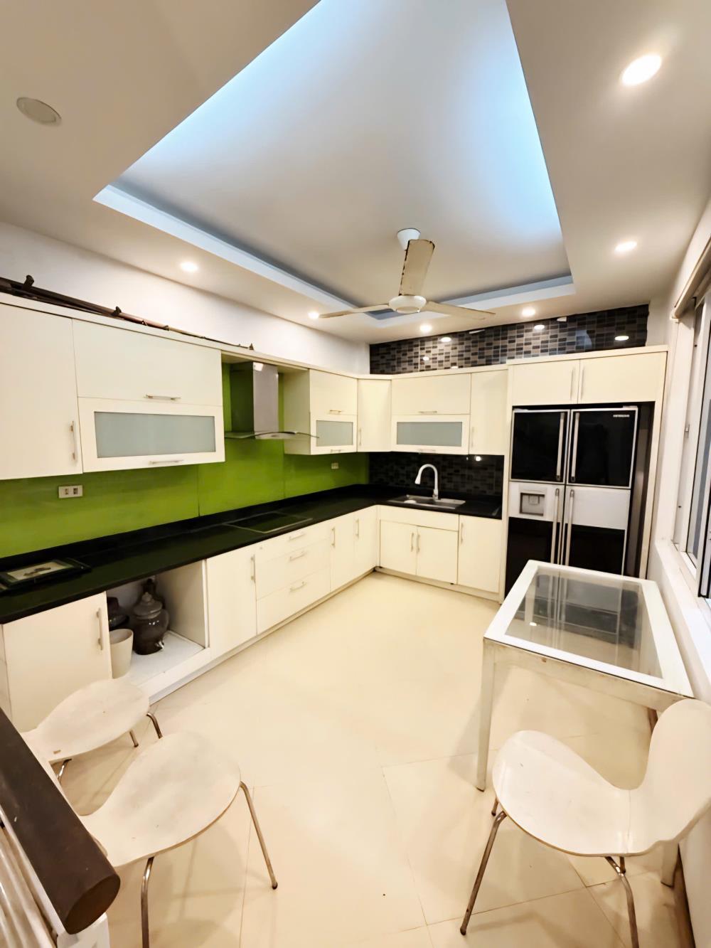 Nhà phố Hoàng Hoa Thám, Tây Hồ 52m² giá 11,5 tỷ - Lô góc thoáng đẹp