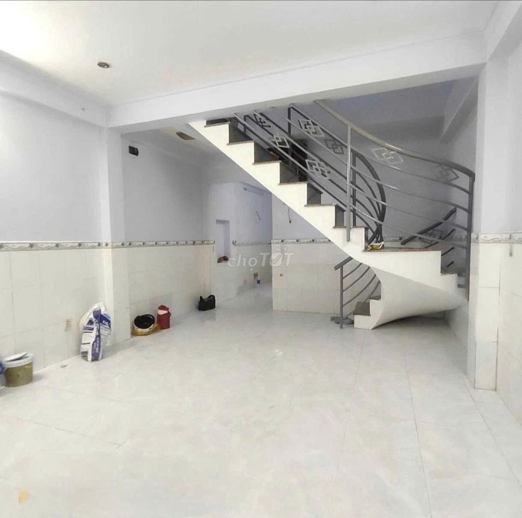 Nhà nguyên căn Thủ Đức 69m² giá 8 triệu - Đối diện Vạn Phúc City!