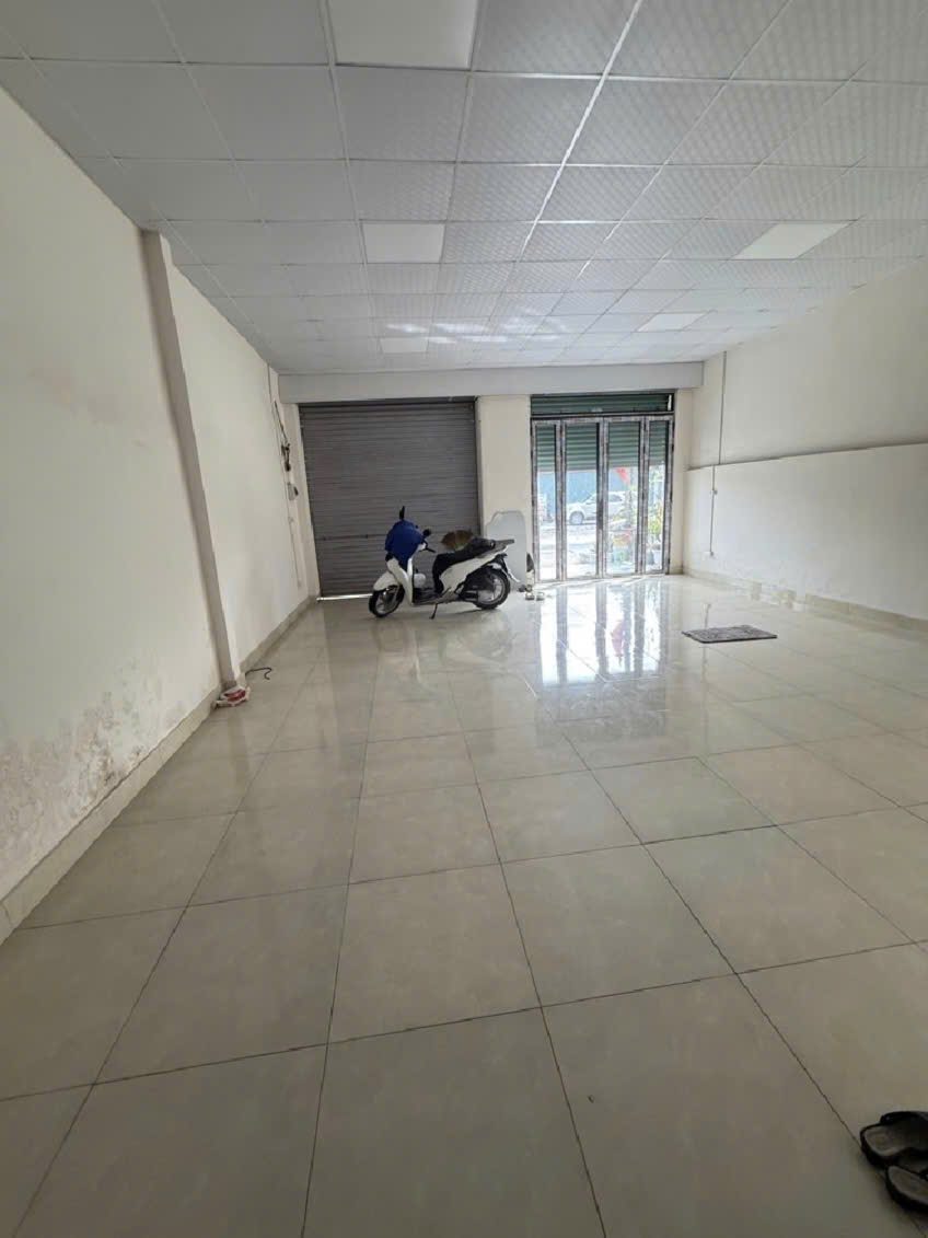 Bán nhà mặt phố Tam Trinh, quận Hoàng Mai 135m² giá 59 tỷ - Cơ hội kinh doanh tuyệt vời!