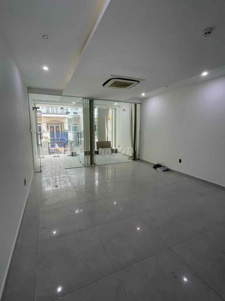 Cho thuê Mặt bằng Tầng Trệt 100m² KDC Him Lam Quận 7 - Giá chỉ 15 triệu!