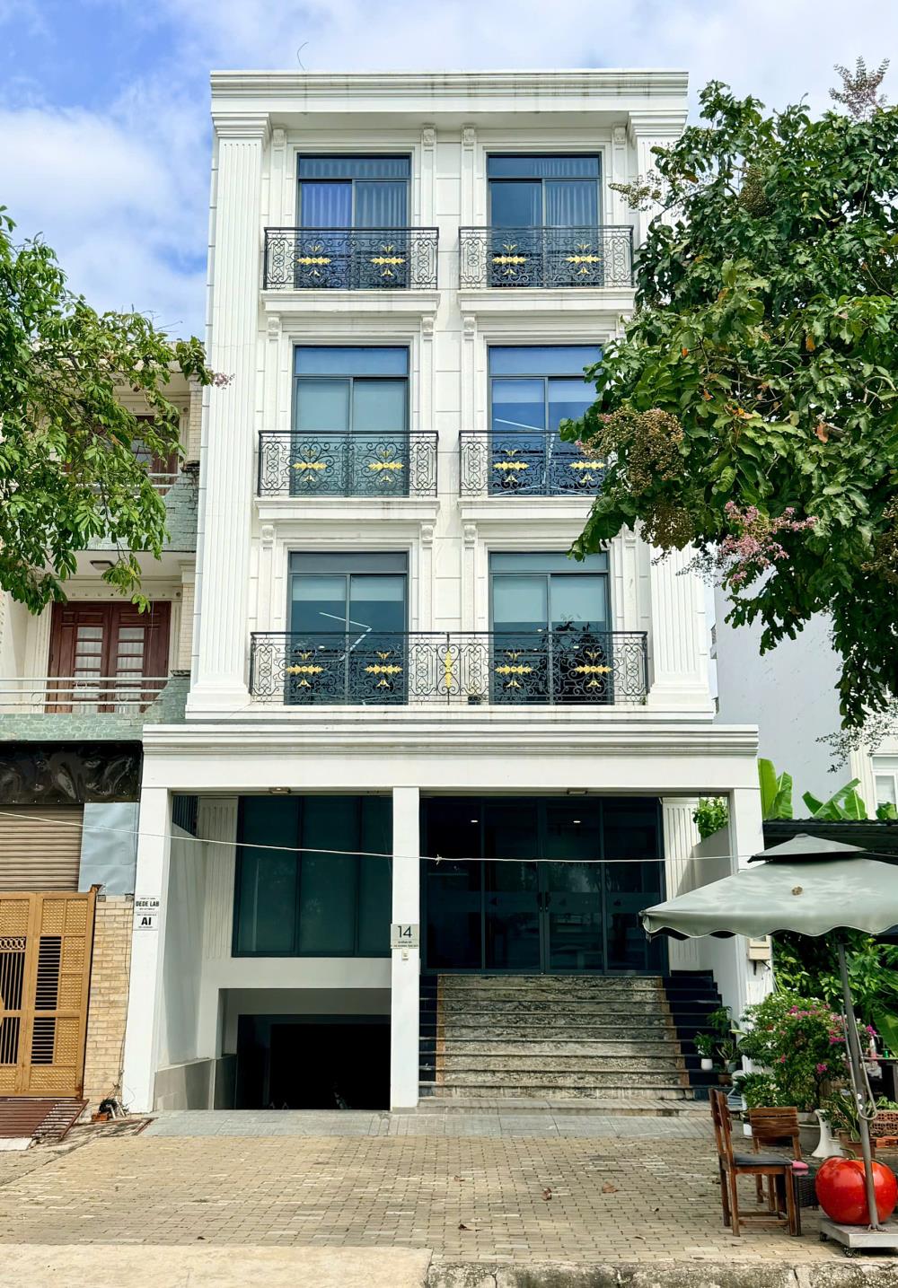 Bán gấp nhà mặt tiền đường An Khánh, Quận 2 - Thu nhập 110 triệu/tháng, giá 65 tỷ!