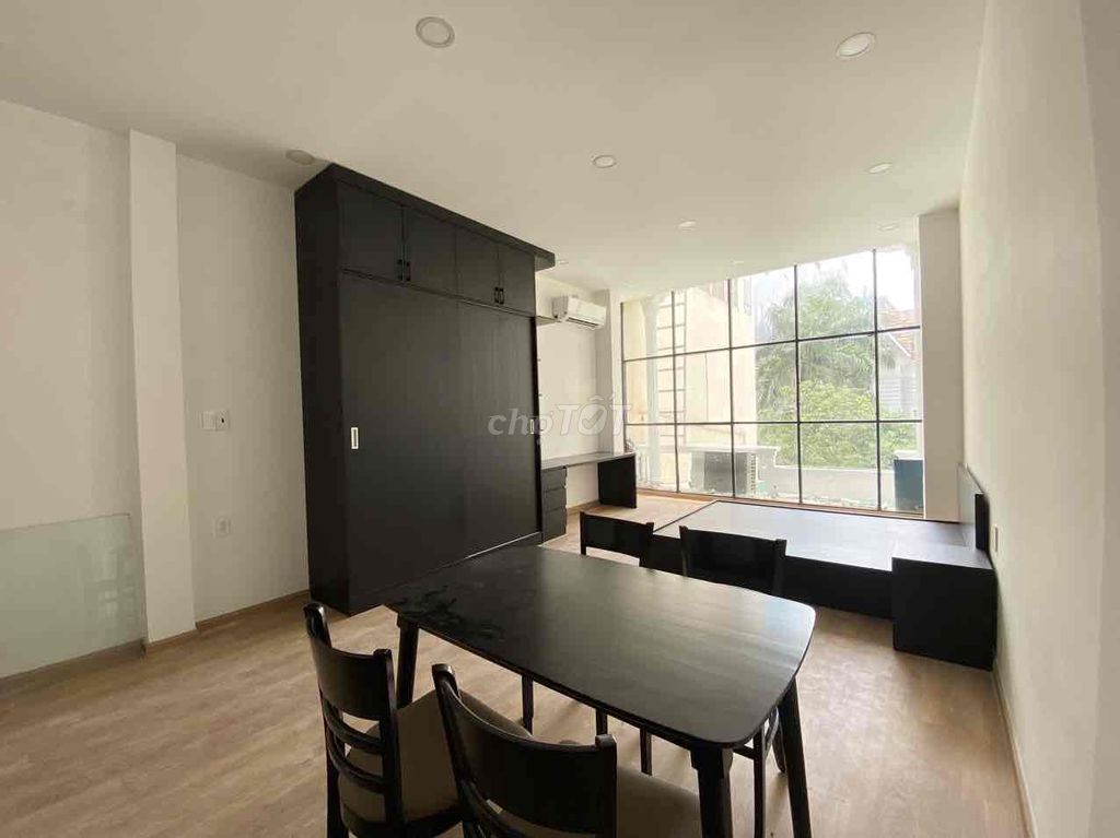 Căn hộ dịch vụ Đường C1, Tân Bình 40m² giá 6 triệu - Full nội thất, thoáng mát!