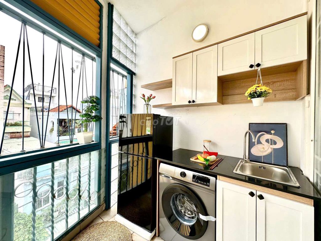 Cho thuê studio mới Phú Nhuận 28m² giá 6.15 triệu - Full nội thất, tiện nghi đầy đủ!