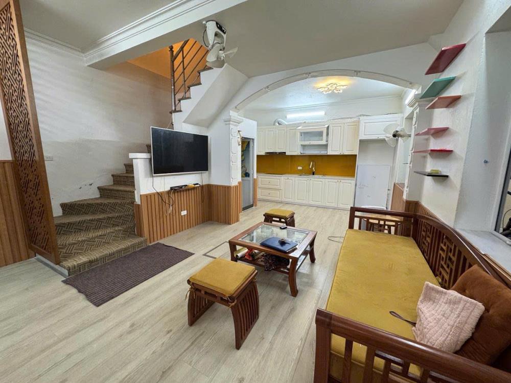 Nhà mặt phố Nguyễn Khuyến 110m² giá 36 tỷ - Vị trí trung tâm kinh doanh sầm uất!