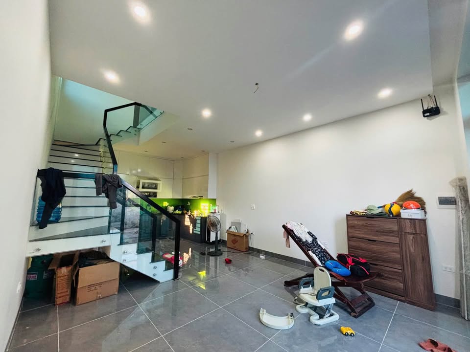 Nhà 3 tầng Vinh Hưng 91.8m² giá 3.9 tỷ - Chính chủ bán gấp!