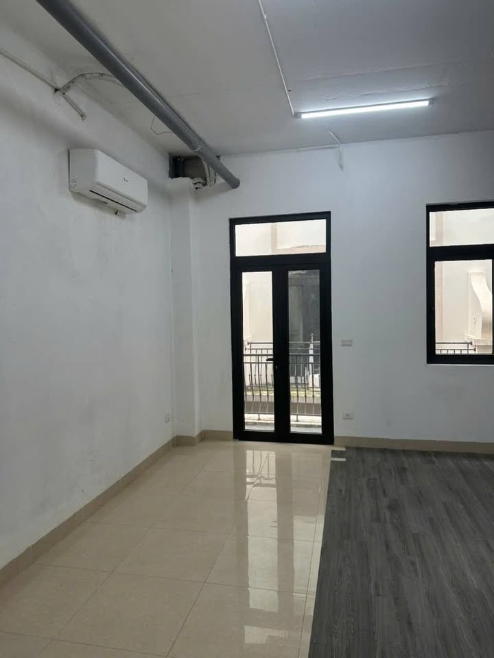 Shophouse cho thuê tại SB Vin2, Gia Lâm - Hoàn thiện 2 tầng, giá chỉ 4.5 triệu/tháng!