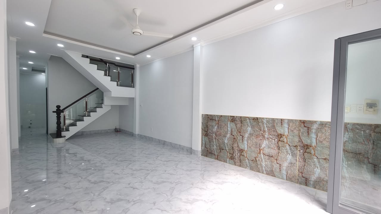 Nhà đẹp 1 trệt 1 lầu tại trung tâm Nguyễn Văn Thiệt, 69m² giá 2.46 tỷ - Không thể bỏ lỡ!