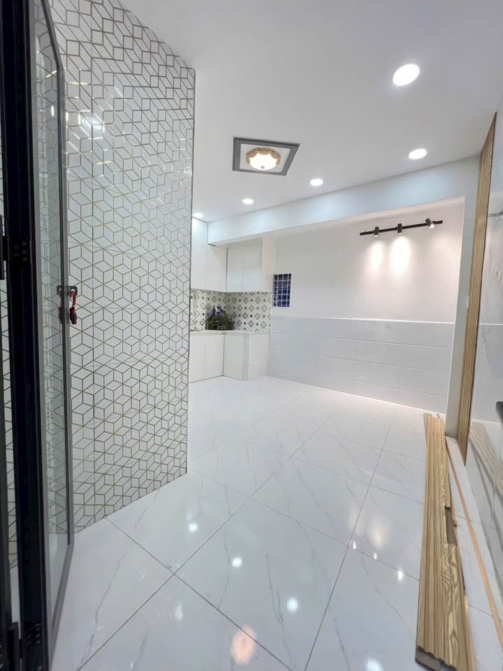 Nhà hẻm 424 Nguyễn Văn Luông, Quận 6 - 17.9m² giá 2.45 tỷ - Vị trí gần vòng xoay Phú Lâm!