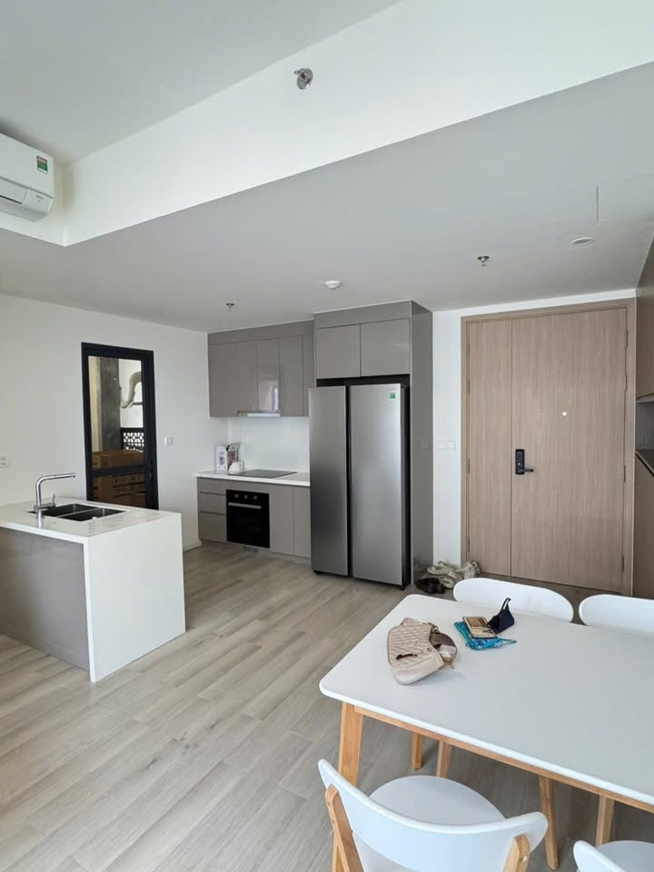 Căn hộ Vinhomes Grand Park Quận 9 2PN giá 14 triệu - View hồ bơi tuyệt đẹp!