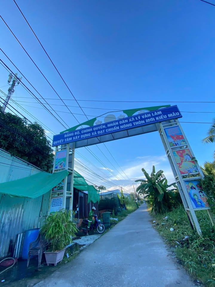 Đất nền hẻm Lê Hồng Phong Cà Mau 100m² giá 300 triệu - Vị trí an ninh, dân cư đông đúc!