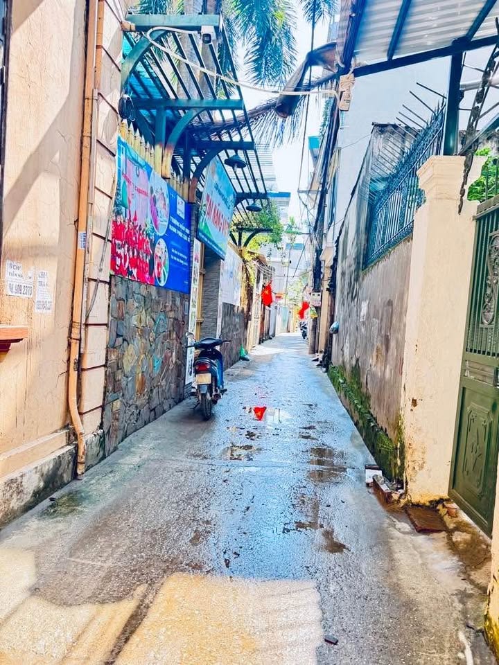 Nhà riêng Đống Đa 35m² giá 7.1 tỷ - Ngõ thông, cách đại sứ quán Mỹ 200m!