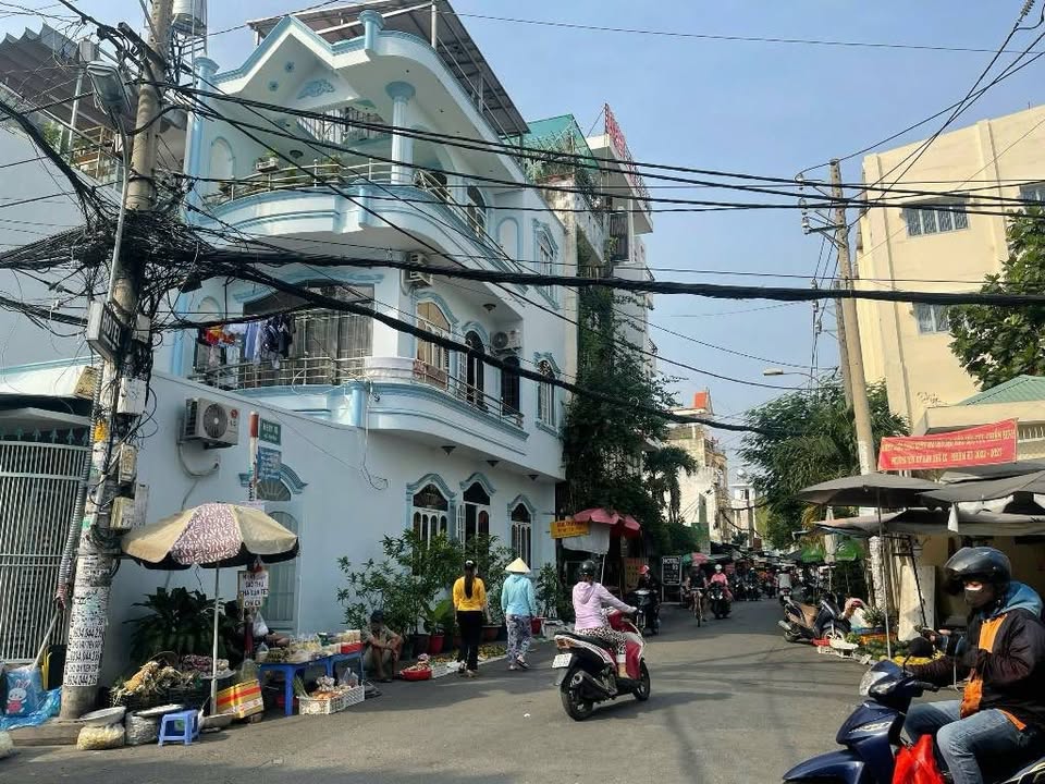 Nhà phố mặt tiền kinh doanh Đỗ Nhuận 68m² giá 12 tỷ - Cơ hội đầu tư tuyệt vời!