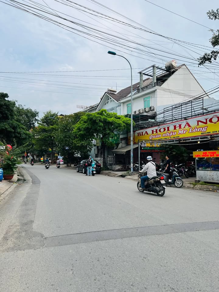 Lô đất 2 mặt tiền hẻm xe hơi tại Thủ Đức 325m² giá 19 tỷ - Đầu tư sinh lời tuyệt vời!