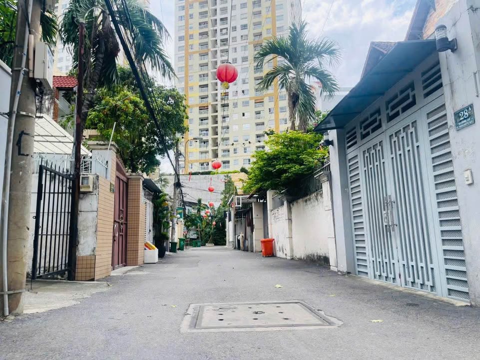 Nhà phố Thảo Điền, An Khánh, Thủ Đức 243m² giá 40.5 tỷ - Khu dân cư sầm uất!