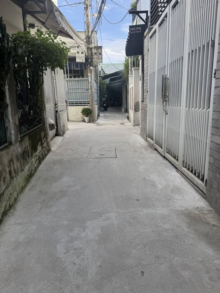 Nhà gác lửng tại Thanh Khê, Đà Nẵng 110.7m² giá 3.55 tỷ - Tiện ích đầy đủ, không thể bỏ qua!