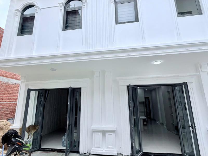 Nhà phố Buôn Ma Thuột 60m² giá 2.85 tỷ - Full nội thất sang trọng, vào ở ngay!