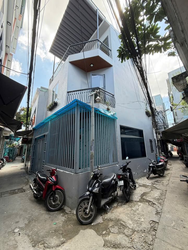 Nhà 3 tầng lô góc Phan Thanh, Đà Nẵng 55m² giá 4 tỷ - Vị trí sầm uất, vào ở ngay!