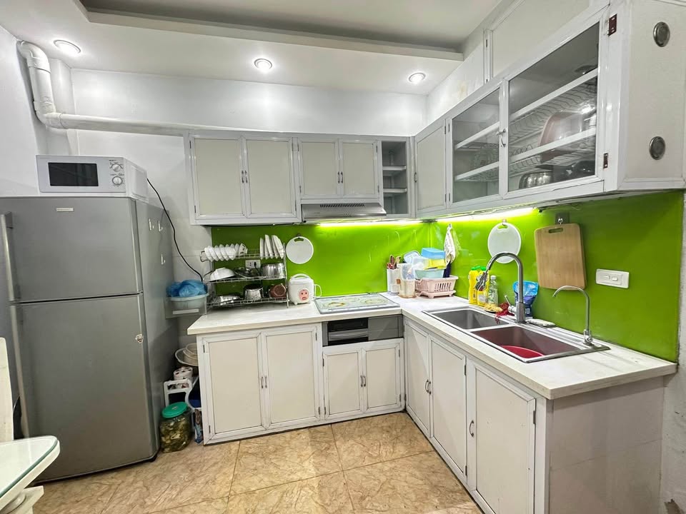 Phòng cho thuê tại Ba Đình 16m² giá 2.7 triệu - Nội thất đầy đủ, chỉ việc vào ở!