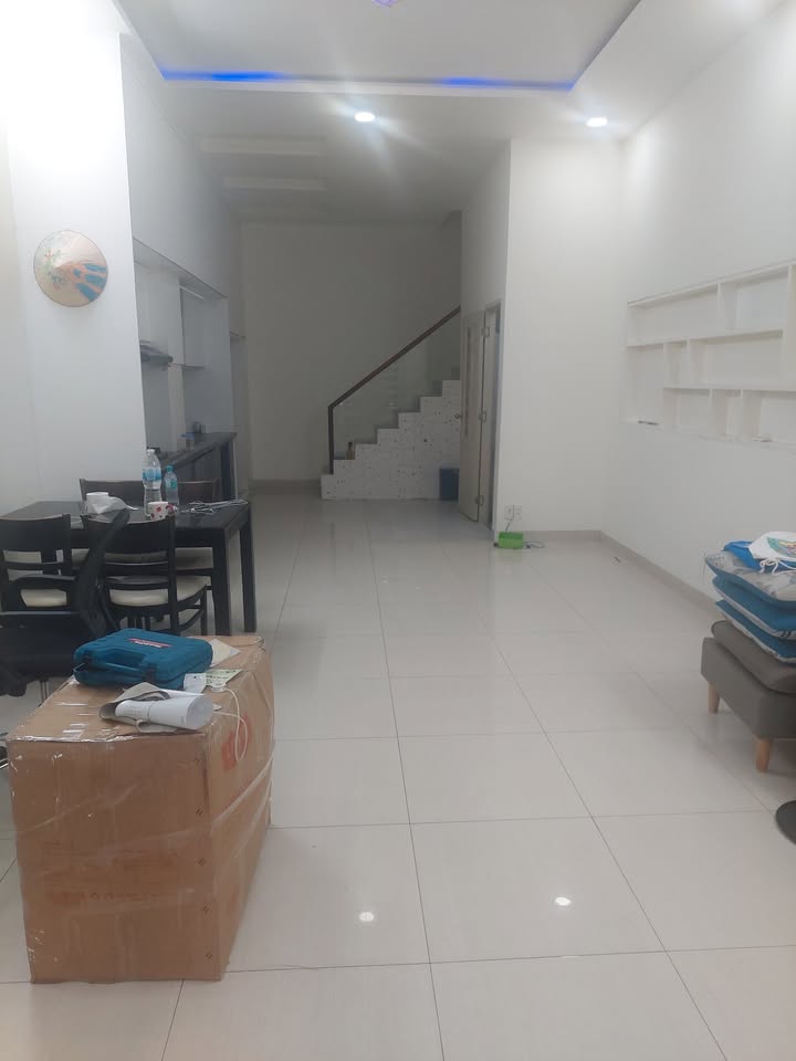 Nhà cho thuê hẻm xe hơi 50m² tại Hiệp Bình Phước, Thủ Đức - Nội thất đầy đủ, giá chỉ 12 triệu!