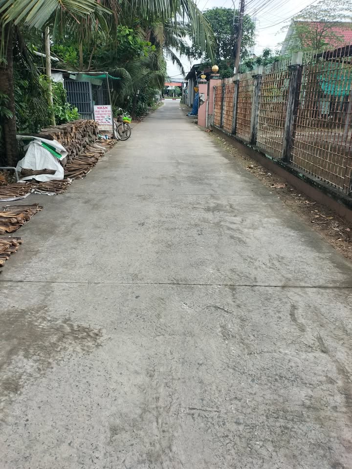 Nhà bán gấp xã Phước Thạnh, Mỹ Tho 80m² giá 1.65 tỷ - Vị trí mặt tiền thuận lợi!