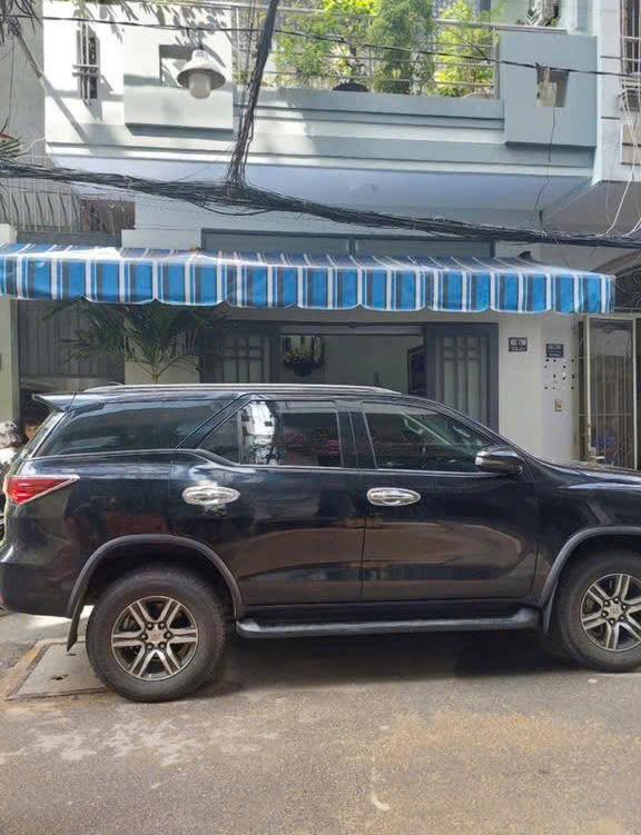 Nhà hẻm xe hơi đường Lê Văn Sỹ, quận 3, 60m², giá 10.8 tỷ - Chính chủ bán gấp!