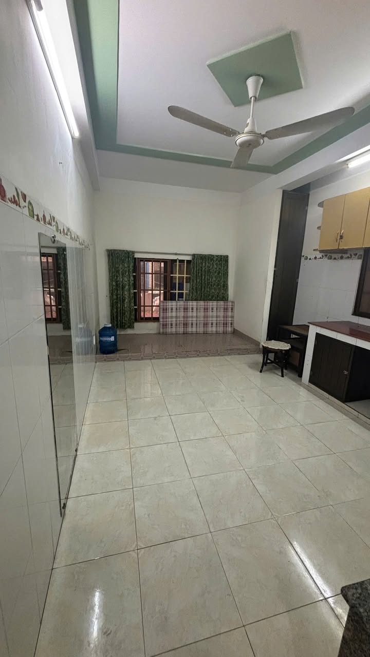 Nhà nguyên căn cho thuê Trường Chinh, Q. Tân Bình 42m² giá 13.5 triệu - Thích hợp kinh doanh đa dạng!