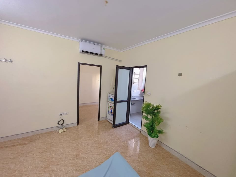 Phòng cho thuê Ngõ 75 Hồ Tùng Mậu, Cầu Giấy - Nội thất cơ bản, vào ở ngay!