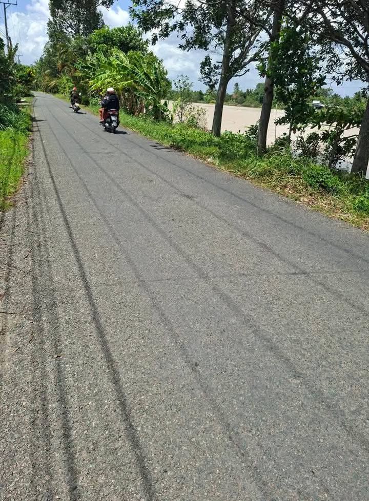 Đất nền Hòa Nghĩa, Chợ Lách 1070m² giá 2 tỷ - Sổ đỏ chính chủ!