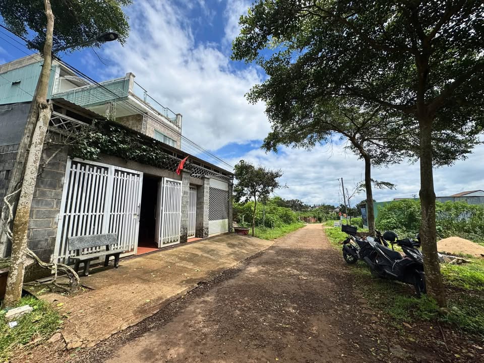 Bán đất hẻm ô tô Lê Duẩn, Pleiku 135m² giá 1.75 tỷ - Vị trí thuận lợi gần BV Hùng Vương!