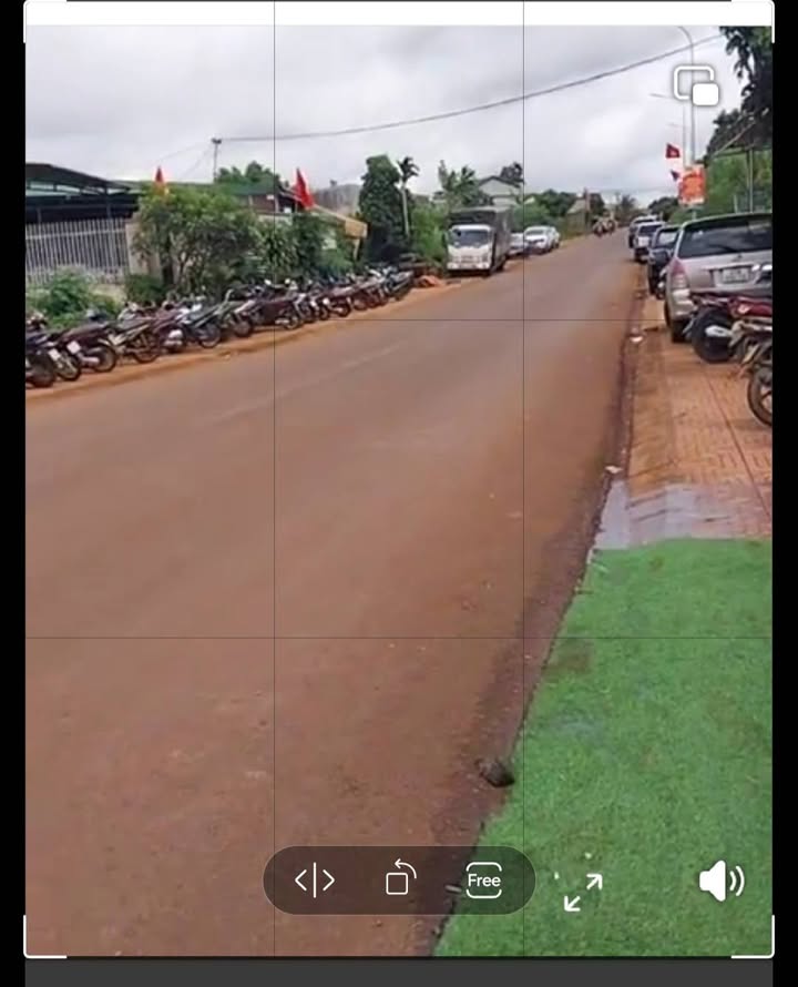 Đất nền Đliza Buôn Hồ 1710m² giá thỏa thuận - Hồ rộng phía sau