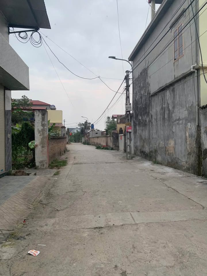 Đất nền Quế Tân 73m² giá 1 tỷ - Sổ đỏ chính chủ, vị trí thuận tiện!