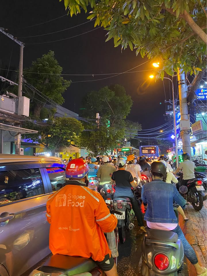 Nhà nguyên căn cho thuê đường Lê Văn Lương, quận 7 - Vị trí kinh doanh đắc địa!