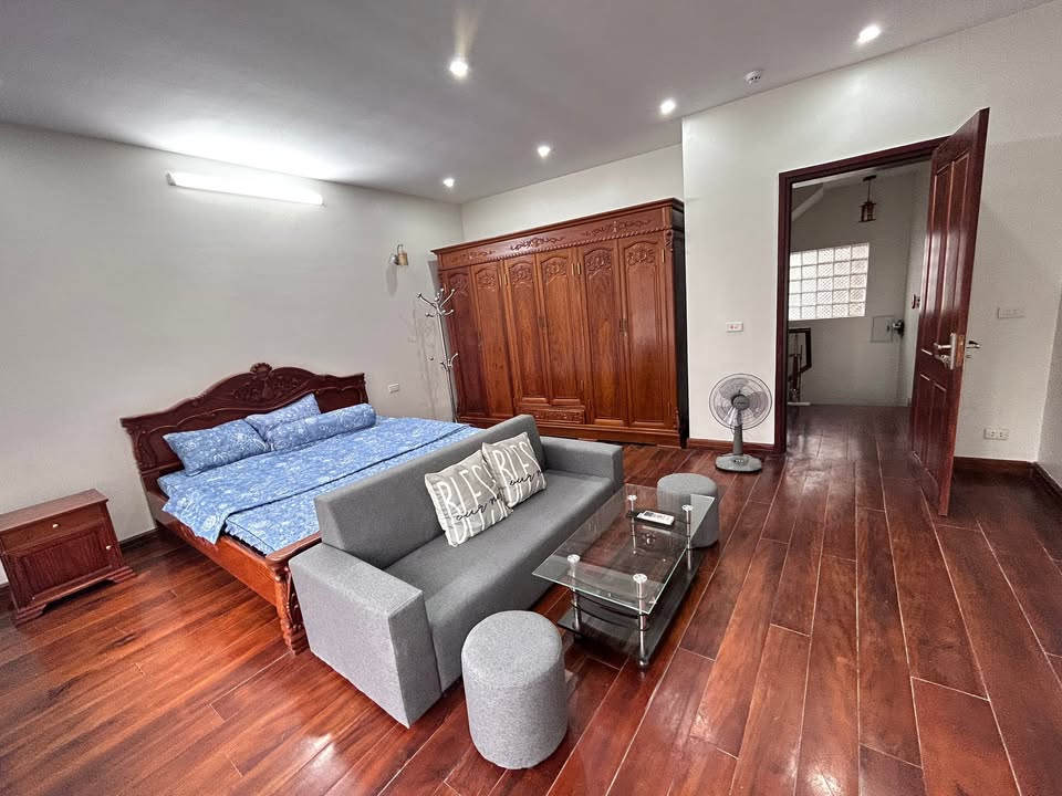 Căn hộ cao cấp 1 phòng ngủ tại Đội Cấn, Ba Đình 75m² giá 9 triệu - Nội thất đầy đủ!