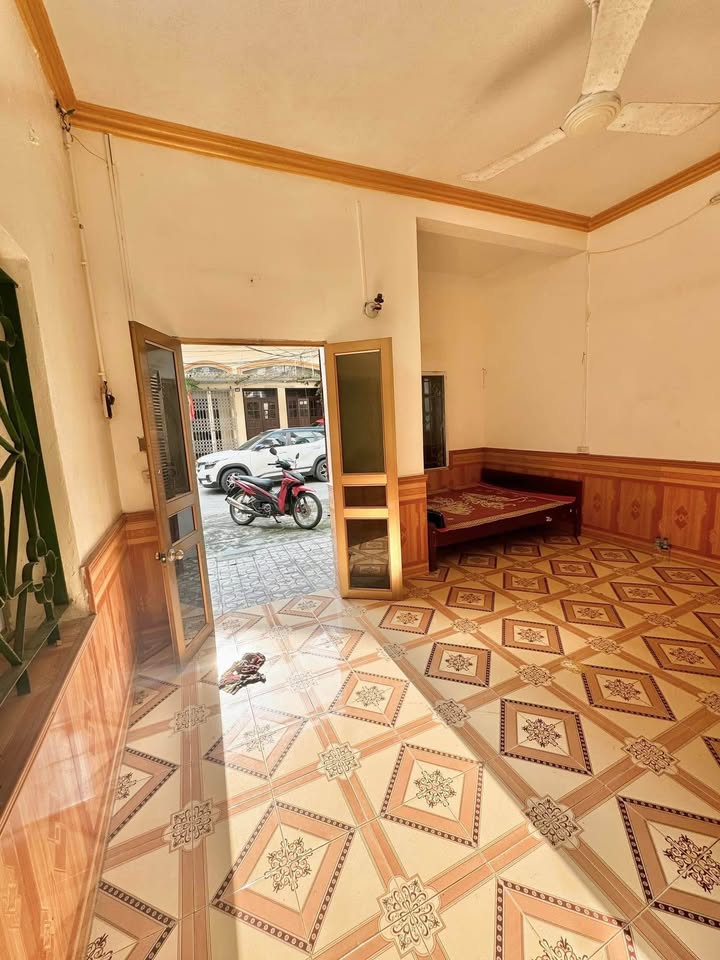 Nhà 2 tầng 116m² phố Khánh Trung - Tiềm năng kinh doanh lớn chỉ 12 tỷ!