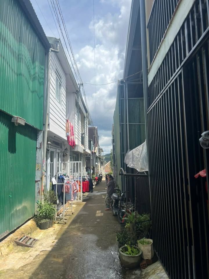 Nhà riêng Đà Lạt 68m² giá 1.8 tỷ - Vị trí thuận lợi, chính chủ!