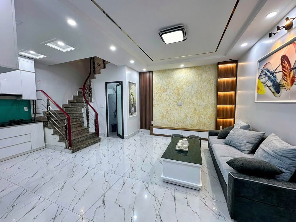 Nhà riêng Ngõ 250 Thiên Lôi, Lê Chân 35m² giá 2.48 tỷ - Ô tô đỗ cửa, đầy đủ nội thất!