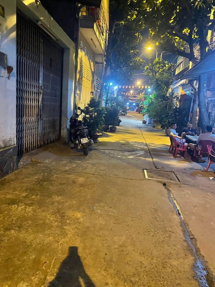 Nhà nguyên căn cho thuê hẻm xe hơi Phạm Hùng 90m² - An ninh yên tĩnh, giá chỉ 12.5 triệu!