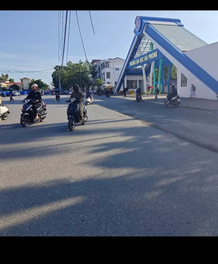 Bán gấp nhà mặt đường Phan Đăng Lưu, Kiến An, 113m² giá 10 tỷ - Kinh doanh thuận lợi!