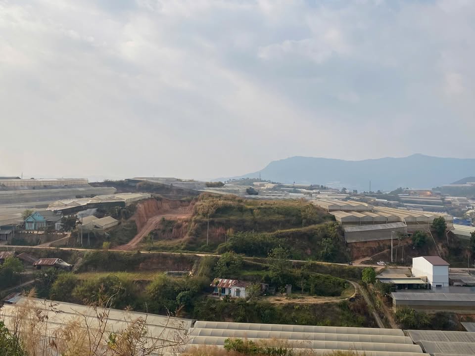 Bán khu đất 7500m² tại Đà Lạt - View đồi núi tuyệt đẹp, giá 34 tỷ!