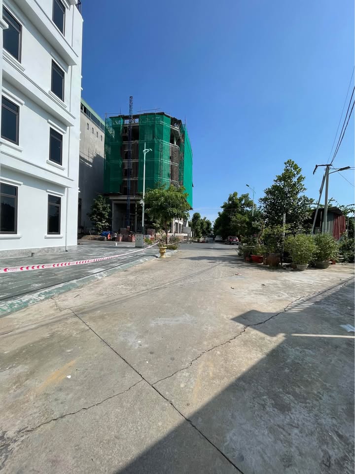 Nhà phố Đình Đông, Lê Chân 40m² giá 3 tỷ - Bìa đỏ chính chủ, tiện ích đầy đủ!