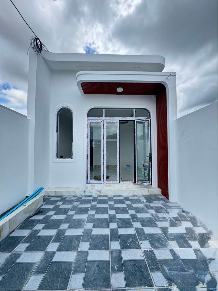 Nhà mới xây KĐT Hoàng Tâm Cà Mau 103.5m² giá chỉ 1.4 tỷ - Thiết kế hiện đại và tiện nghi!