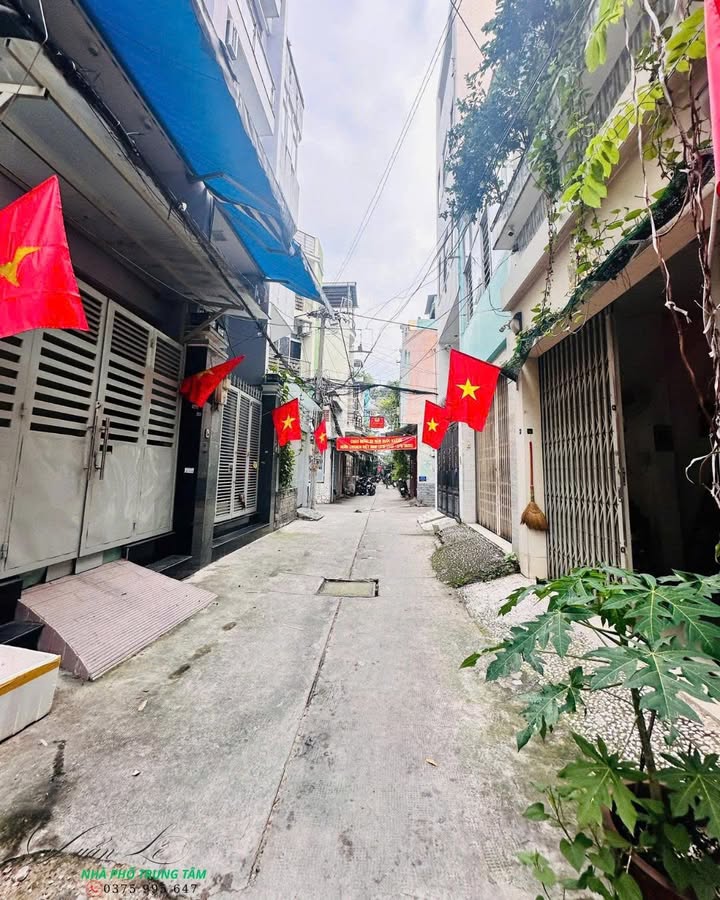 Nhà đẹp Quận 10 36m² giá thỏa thuận - Thiết kế 4 tầng kiên cố, gần chợ hoa Hồ Thị Kỷ!