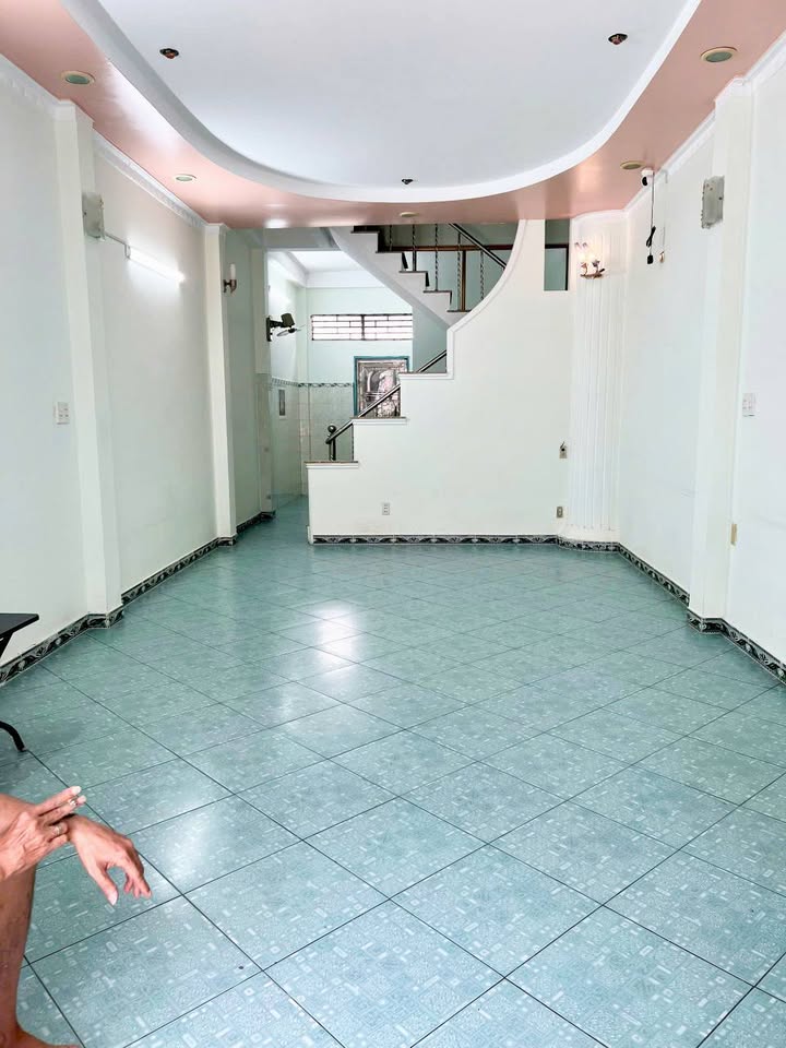 Nhà nguyên căn 3 tầng đường Phạm Tu, Đà Nẵng - Giá 17 triệu/tháng - Kinh doanh linh hoạt!