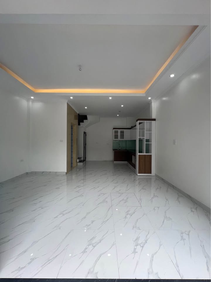 Nhà 6 tầng mặt tiền rộng Văn Tiến Dũng, Bắc Từ Liêm giá 8 tỷ - Chính chủ bán gấp!