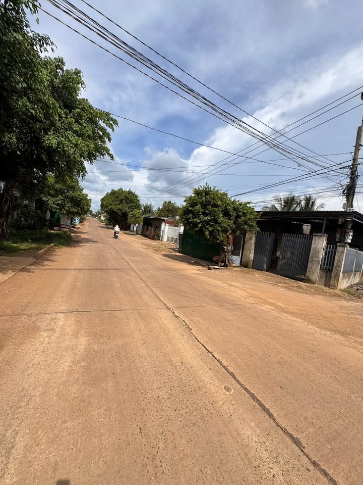 Đất thổ cư 100m² tại Thôn 8 Cư Êbur, giá 2,1 tỷ - Đầu tư sinh lời cao!