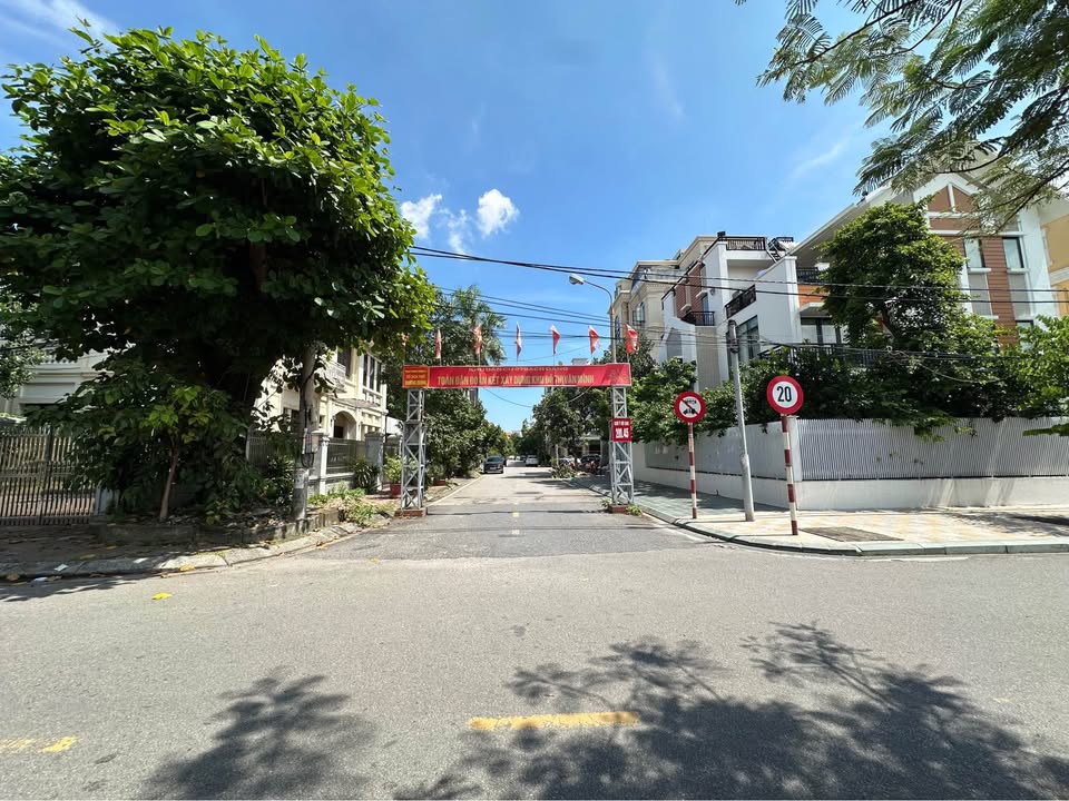 Nhà phố đẹp tại Bạch Đằng, Hạ Lý 90m² giá 13.8 tỷ - Sẵn sàng vào ở!