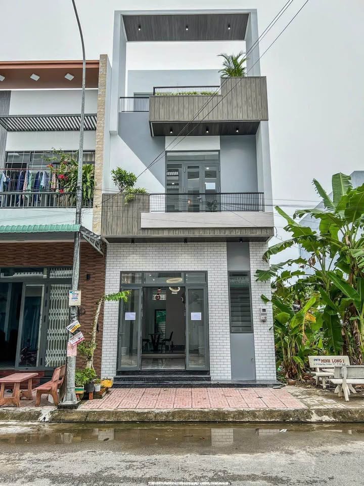 Nhà 1 trệt 2 lầu Cái Răng 65m² giá 4.39 tỷ - Nhà mới kiên cố, nội thất cao cấp!