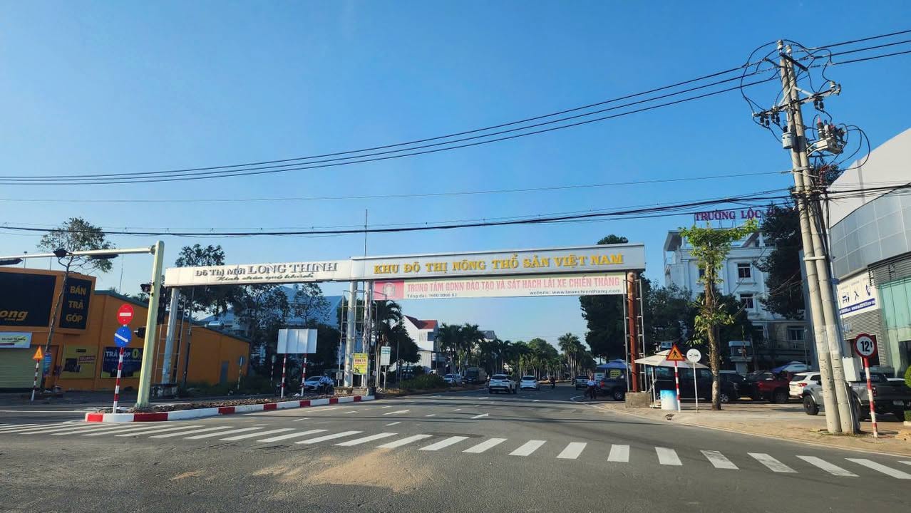 Nhà phố 1 Trệt 1 Lững 1 Lầu tại KDC Nông Thổ Sản, Cần Thơ - Giá 3.8 tỷ, Sổ đỏ chính chủ!